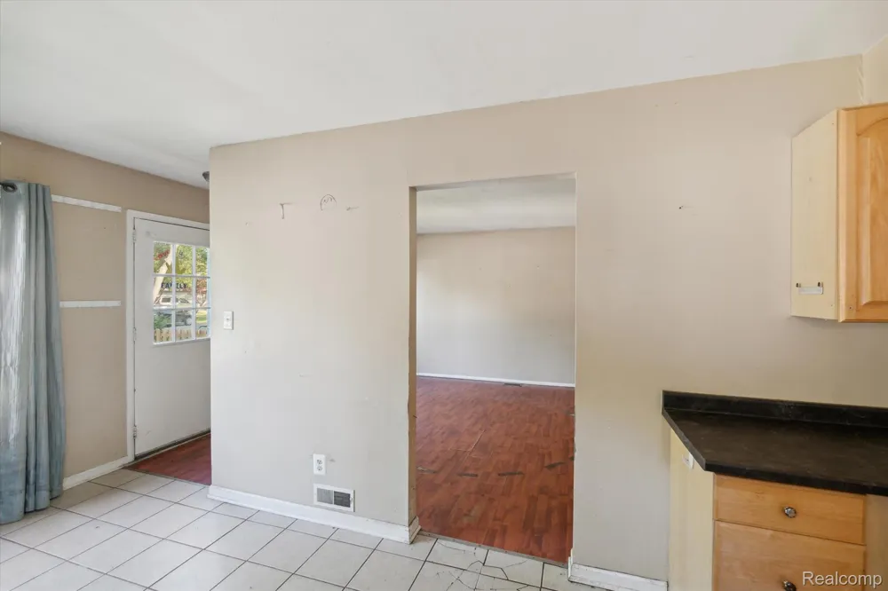 1181 Bangor Road Waterford Charter Township, MI 48328