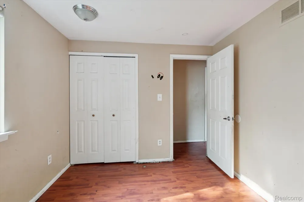 1181 Bangor Road Waterford Charter Township, MI 48328