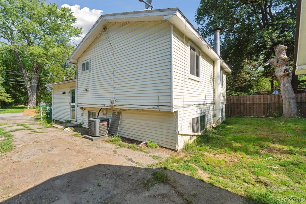 1181 Bangor Road Waterford Charter Township, MI 48328