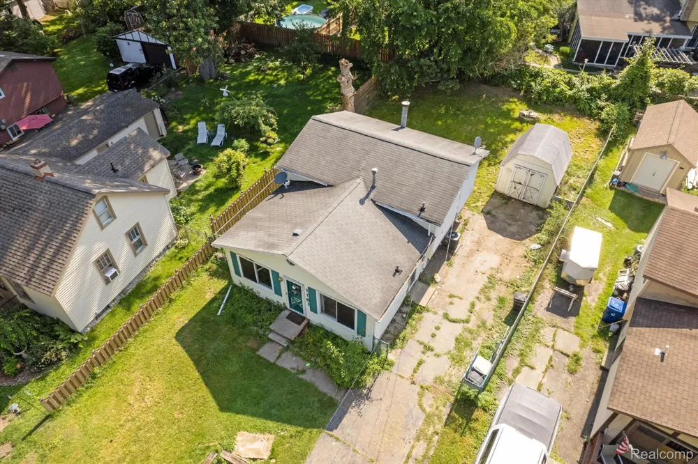 1181 Bangor Road Waterford Charter Township, MI 48328