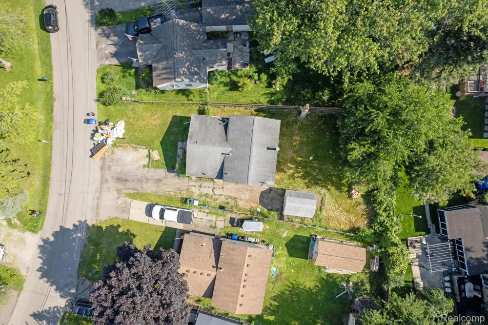 1181 Bangor Road Waterford Charter Township, MI 48328