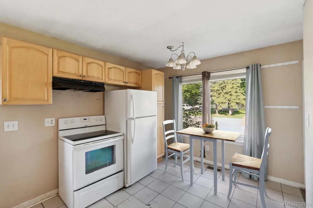 1181 Bangor Road Waterford Charter Township, MI 48328