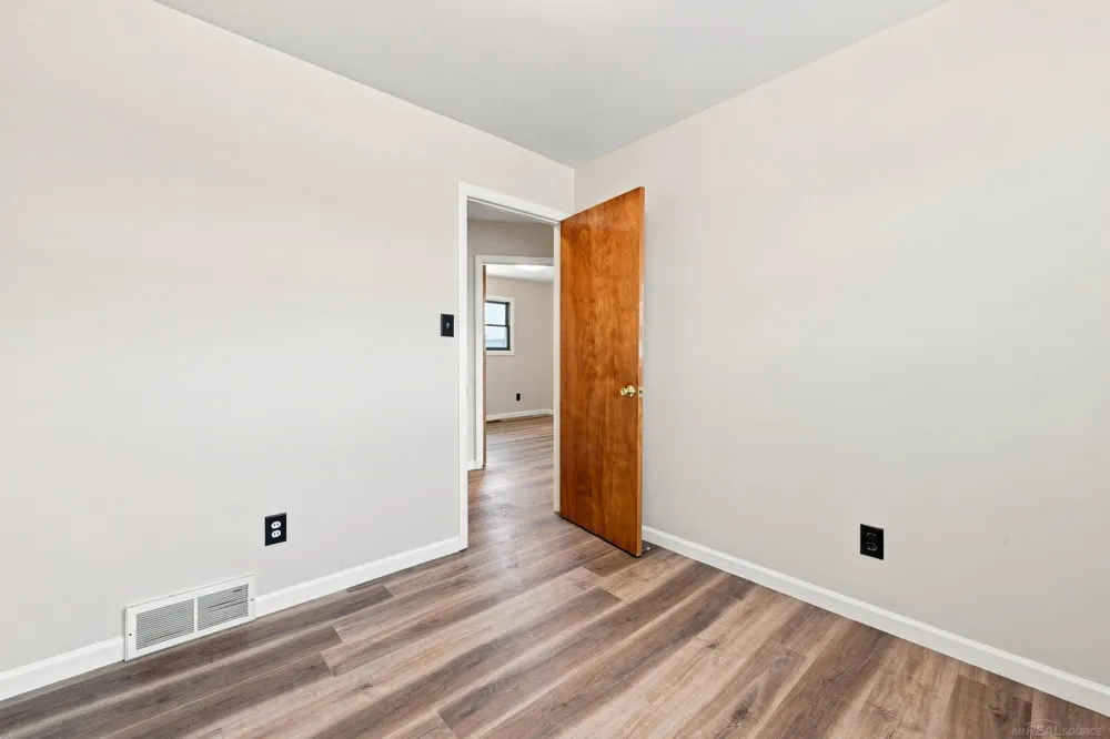 15611 common Road Roseville City, MI 48066
