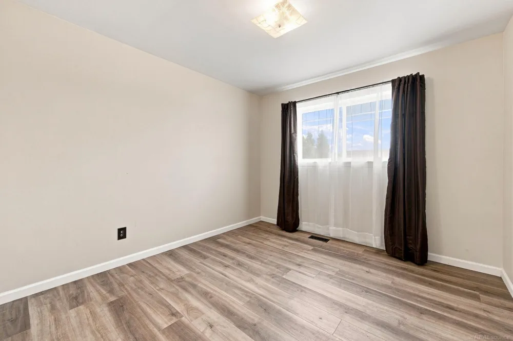 15611 common Road Roseville City, MI 48066