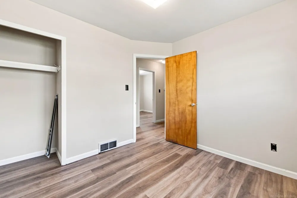 15611 common Road Roseville City, MI 48066