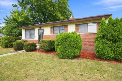 15611 common Road