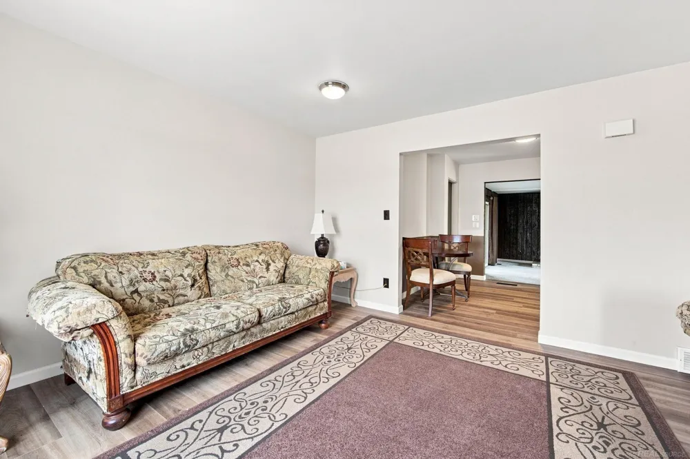 15611 common Road Roseville City, MI 48066