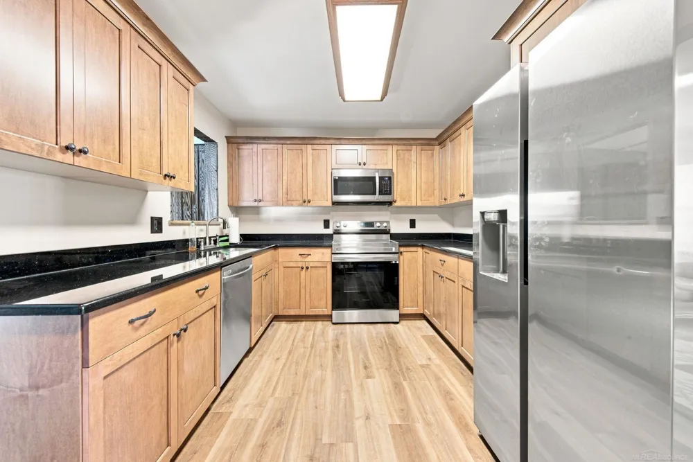 15611 common Road Roseville City, MI 48066
