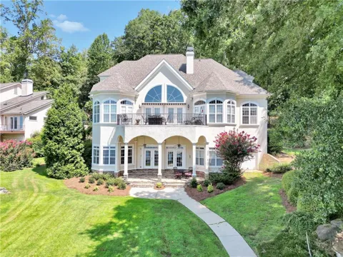781 Cardinal Drive