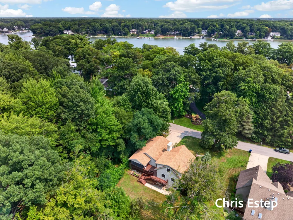18127 Lovell Road Spring Lake, MI 49456