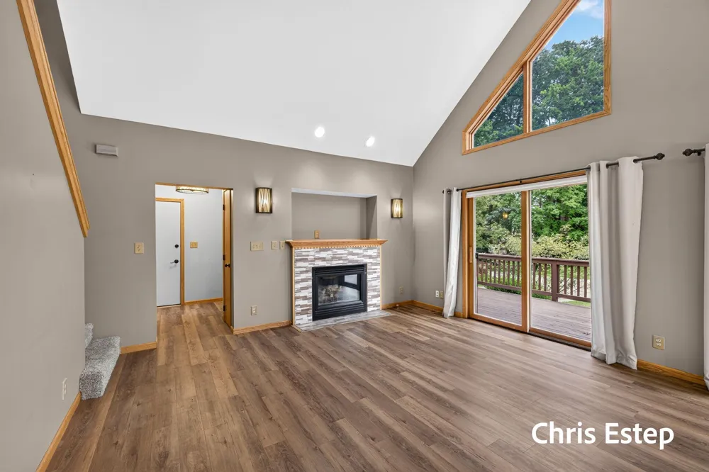18127 Lovell Road Spring Lake, MI 49456