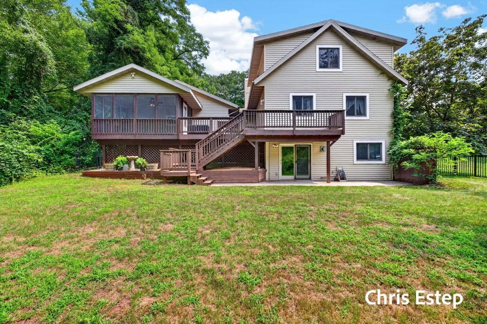 18127 Lovell Road Spring Lake, MI 49456