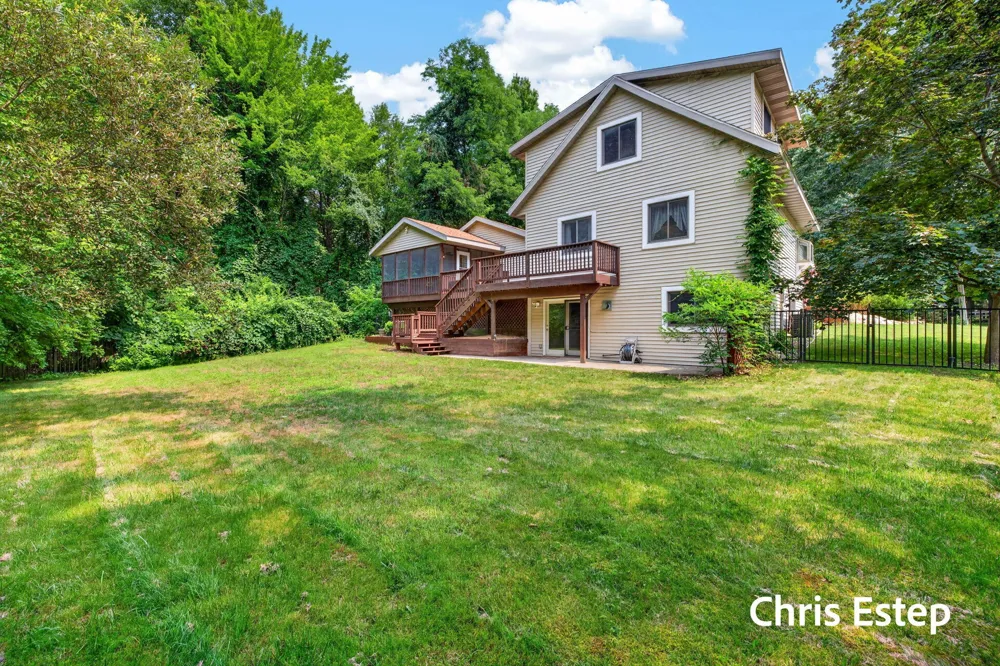 18127 Lovell Road Spring Lake, MI 49456