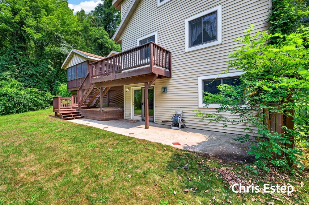 18127 Lovell Road Spring Lake, MI 49456