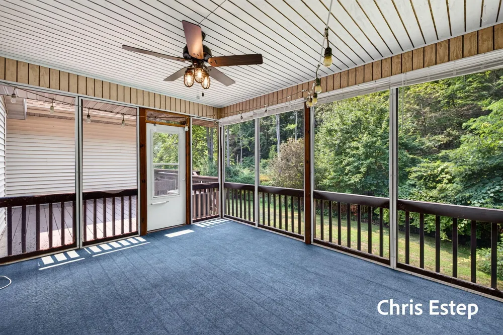 18127 Lovell Road Spring Lake, MI 49456