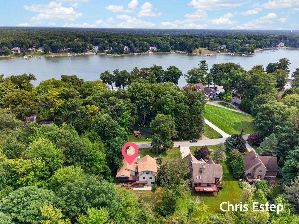 18127 Lovell Road Spring Lake, MI 49456