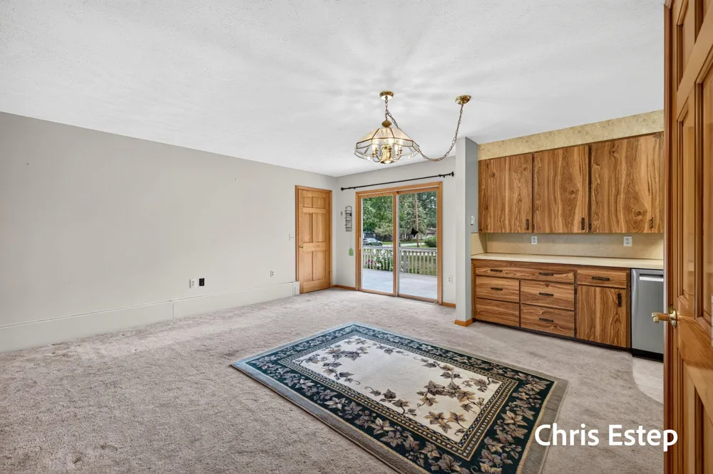 15288 Pruin Street Spring Lake, MI 49456