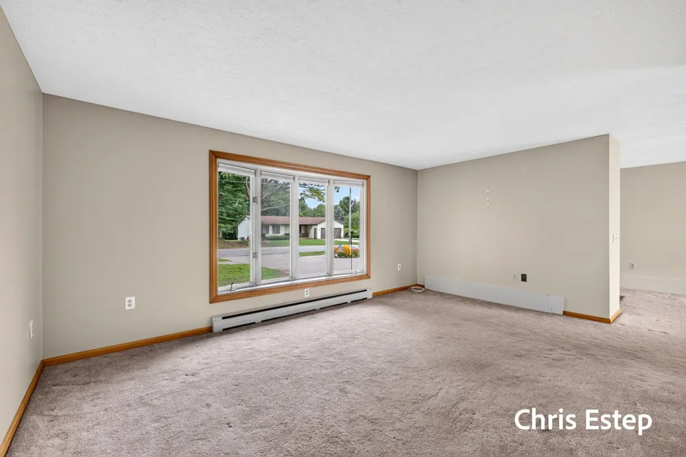 15288 Pruin Street Spring Lake, MI 49456
