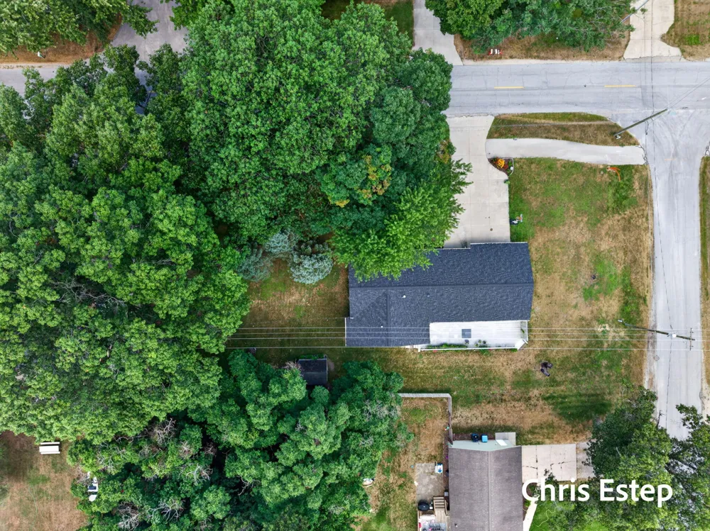 15288 Pruin Street Spring Lake, MI 49456