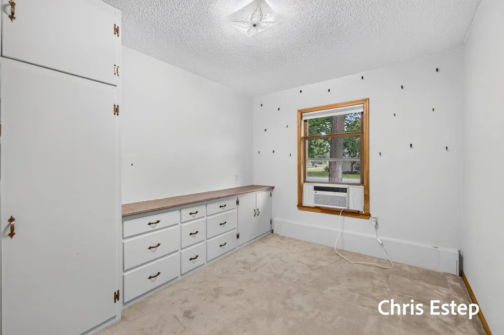 15288 Pruin Street Spring Lake, MI 49456