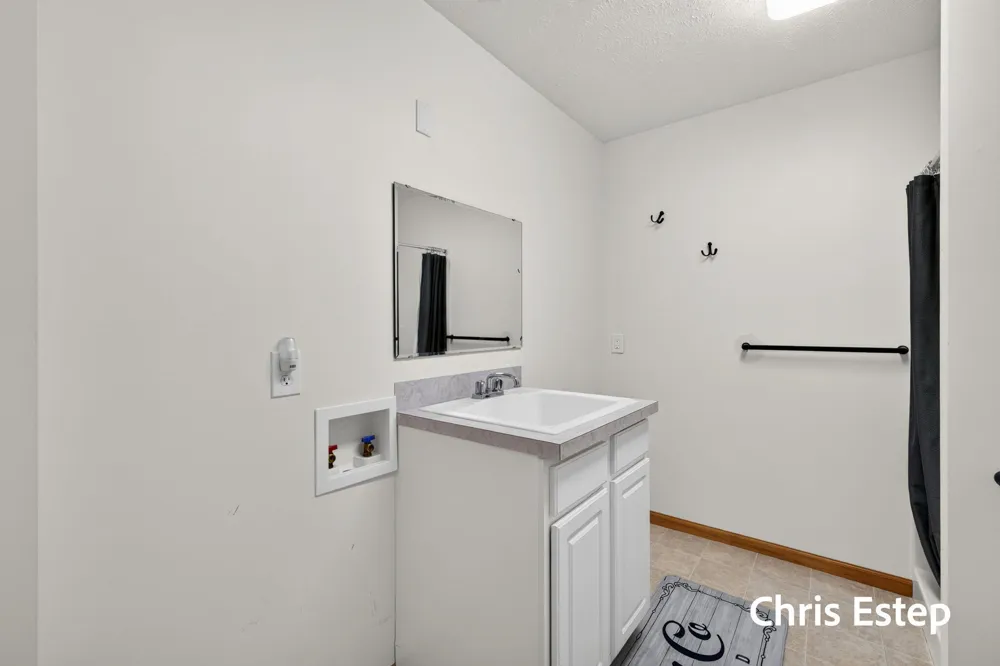 15288 Pruin Street Spring Lake, MI 49456