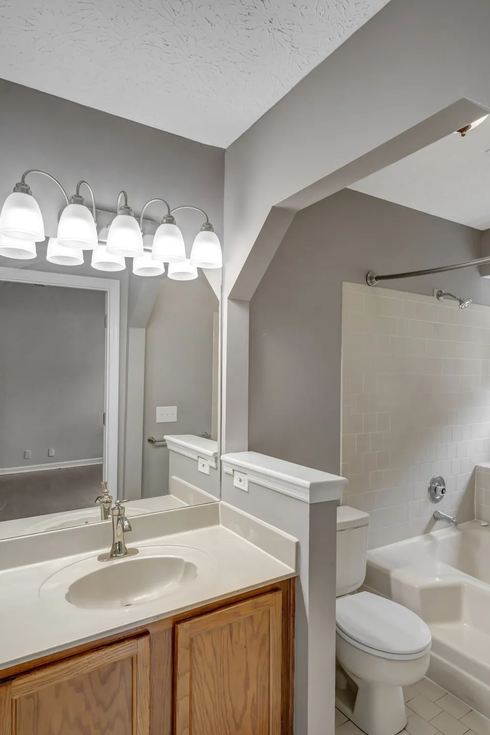 125 Agee Cir E Hendersonville, TN 37075