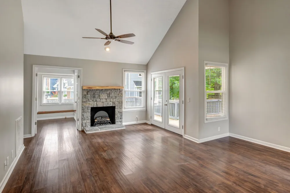 125 Agee Cir E Hendersonville, TN 37075