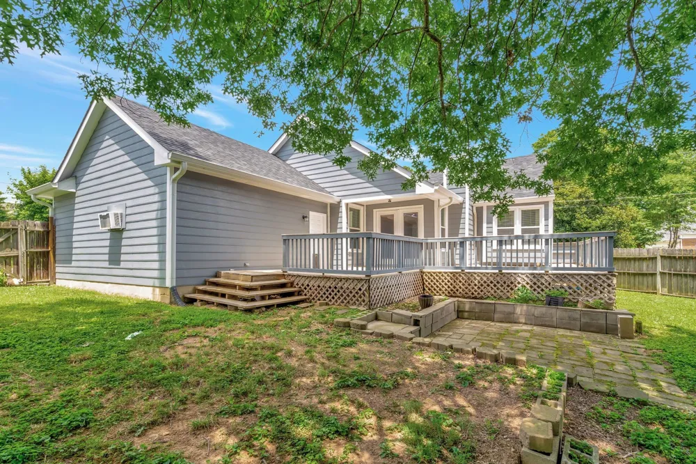 125 Agee Cir E Hendersonville, TN 37075