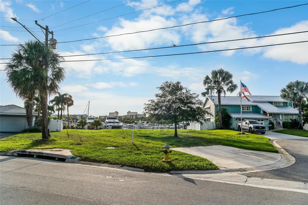 1301 SEA GULL DRIVE S St Petersburg, FL 33707