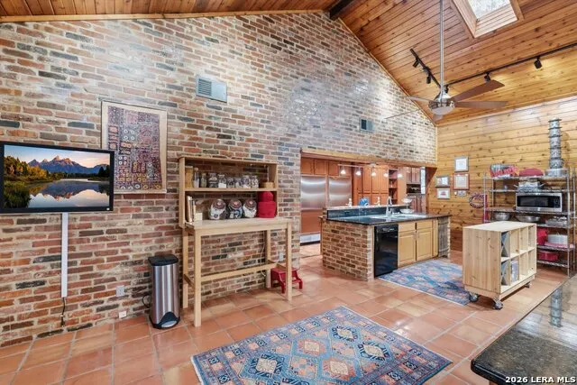 340 MUSTANG CIR Hollywood Park, TX 78232