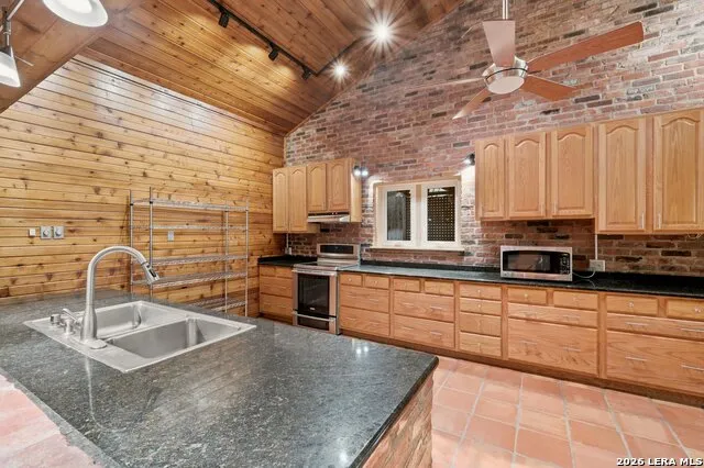 340 MUSTANG CIR Hollywood Park, TX 78232