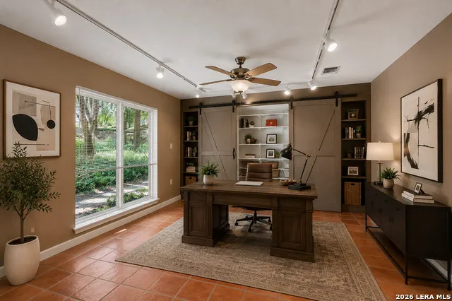 340 MUSTANG CIR Hollywood Park, TX 78232