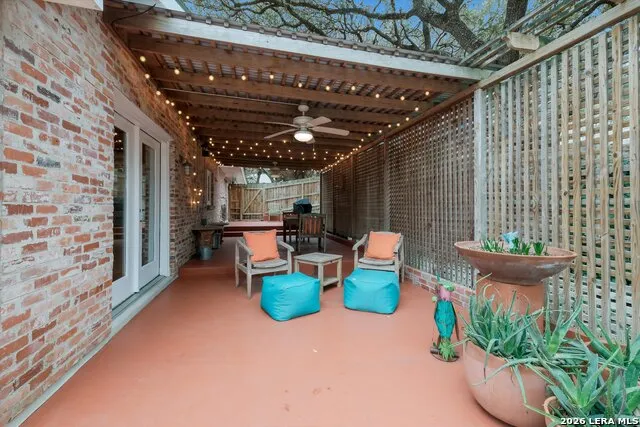 340 MUSTANG CIR Hollywood Park, TX 78232