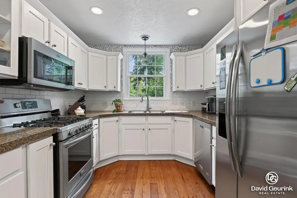 15 W 25th Street Holland, MI 49423