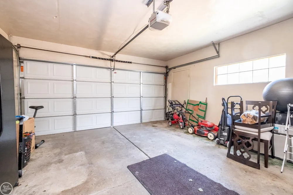26704 Potomac Court Center Line City, MI 48015