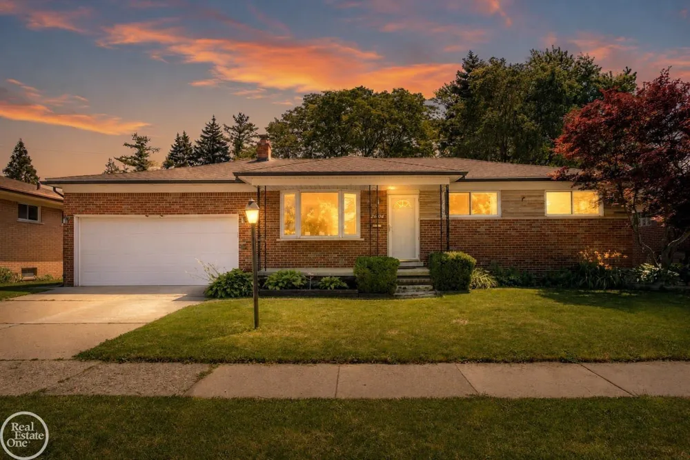 26704 Potomac Court Center Line City, MI 48015