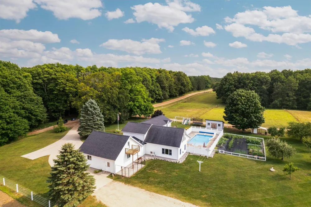 8382 SW Hudson Road Springfield Township, MI 49633