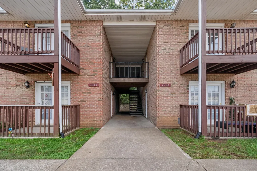 1251 Parkway Pl #F Clarksville, TN 37042