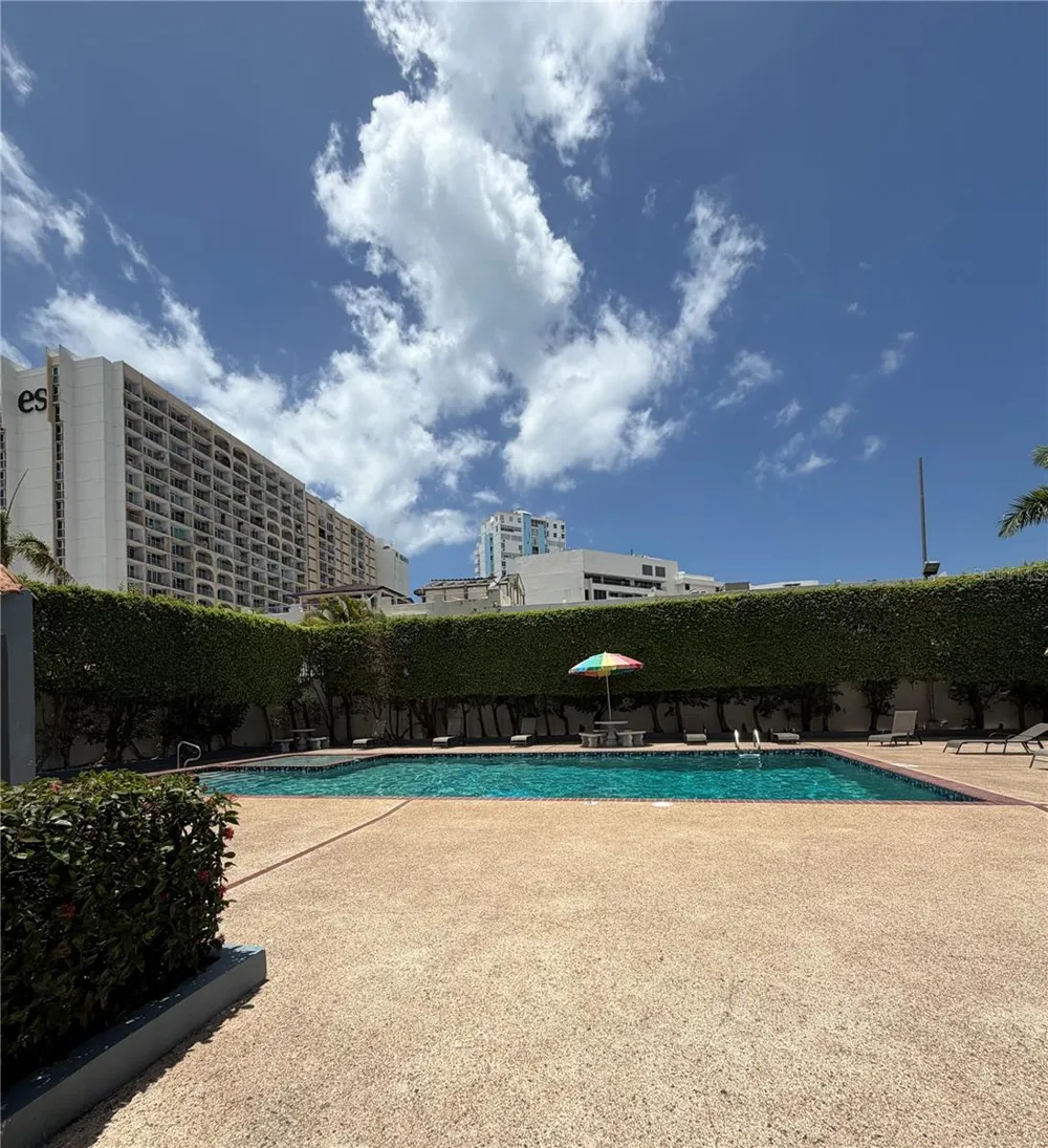 6471 AVE. ISLA VERDE #811 Carolina, PR 00979