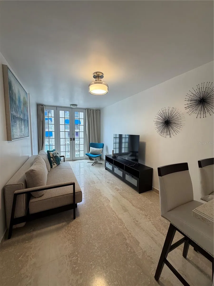 6471 AVE. ISLA VERDE #811 Carolina, PR 00979