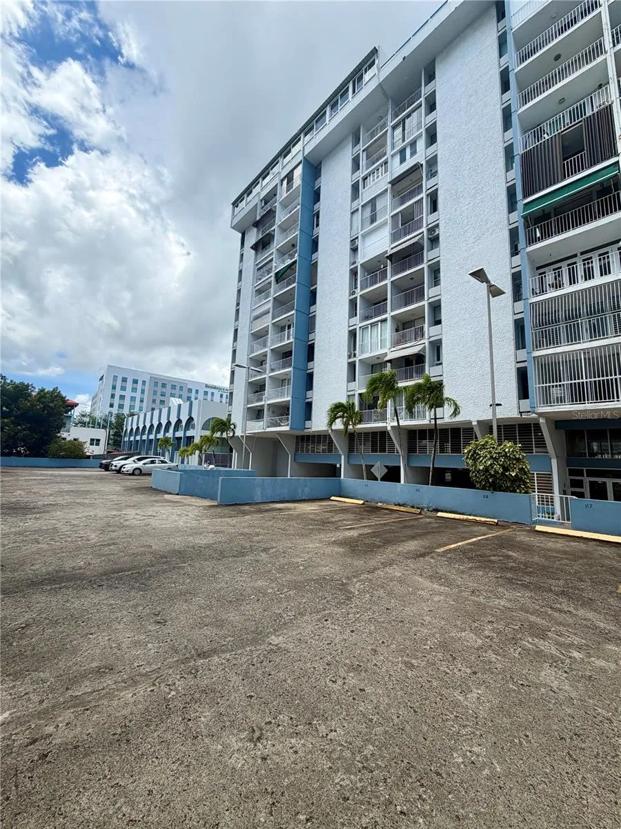 6471 AVE. ISLA VERDE #811 Carolina, PR 00979