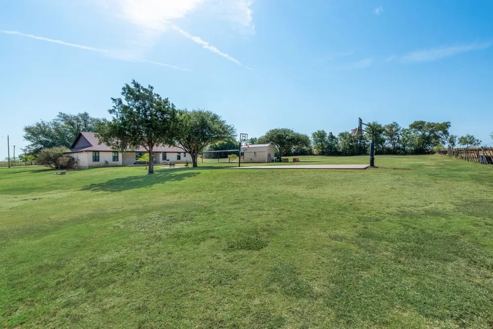 7951 FM 339 Mount Calm, TX 76673