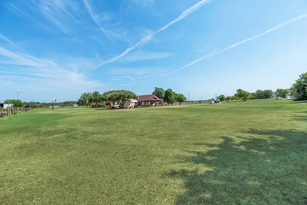 7951 FM 339 Mount Calm, TX 76673