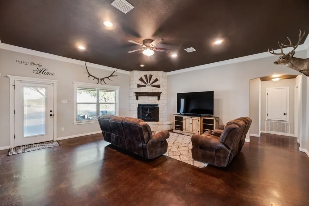 7951 FM 339 Mount Calm, TX 76673