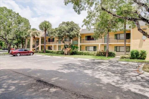 1104 Meadows Circle