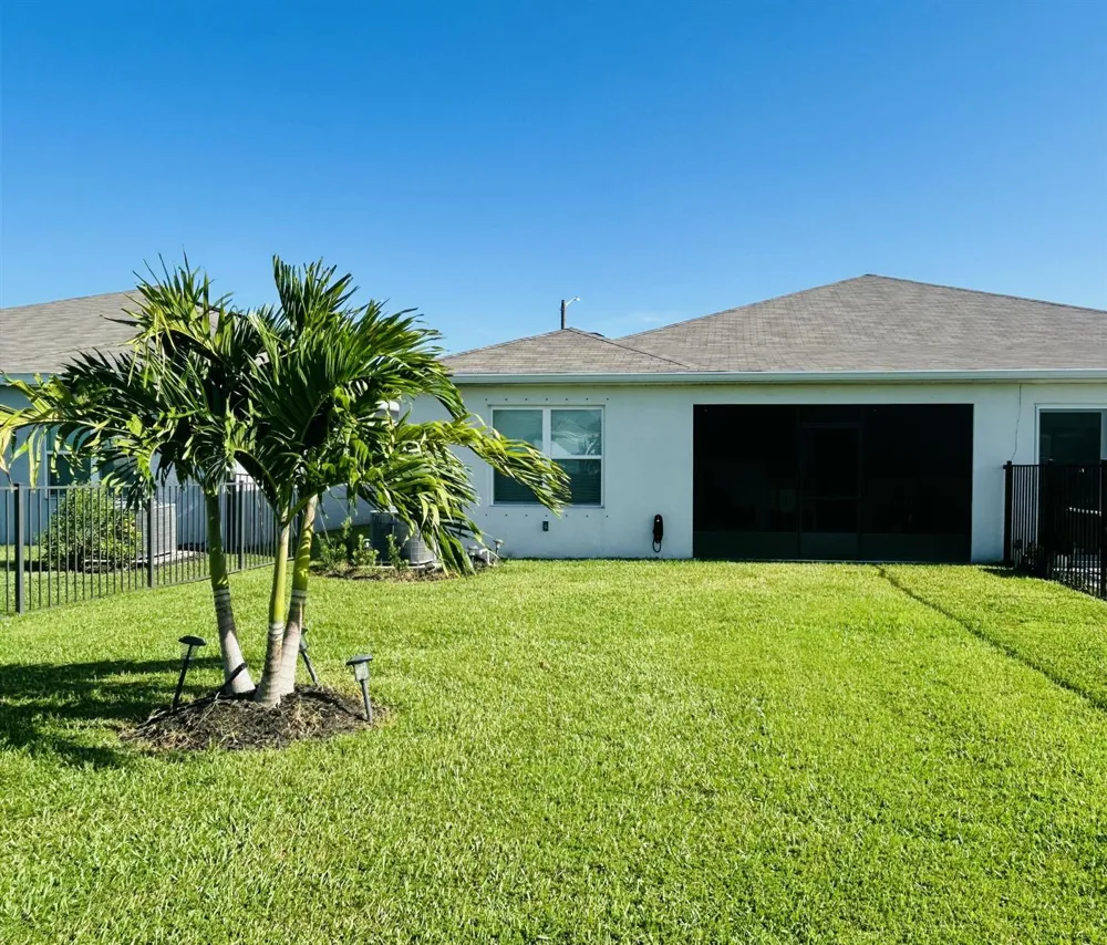 274 Raspberry Road Fort Pierce, FL 34981