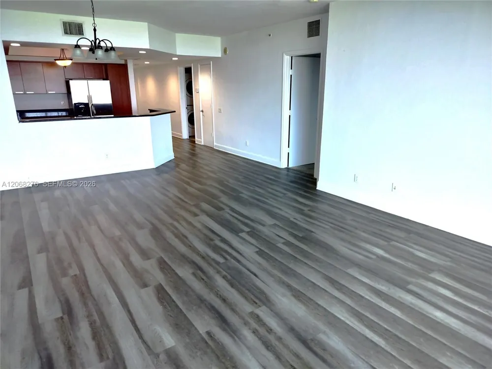 14951 Royal Oaks Ln #1006 North Miami, FL 33181