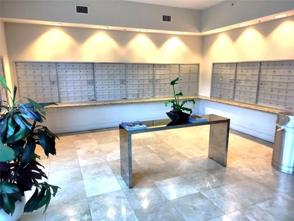 14951 Royal Oaks Ln #1006 North Miami, FL 33181