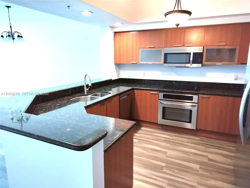 14951 Royal Oaks Ln #1006 North Miami, FL 33181
