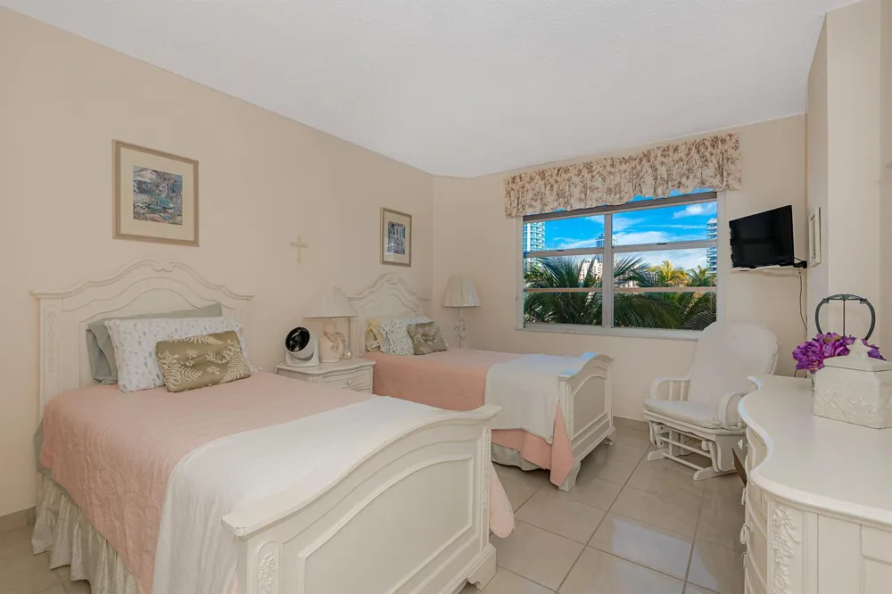 1980 S OCEAN DRIVE #3P Hallandale Beach, FL 33009